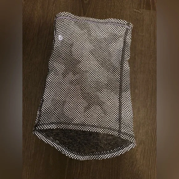 Lululemon reflective neck warmer - Picture 2 of 3